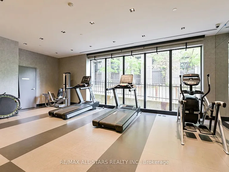 609 Avenue Rd #1001 — Photo 24