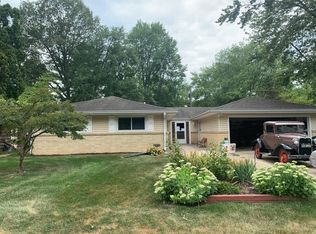 1905 Galen Dr, Champaign, IL 61821