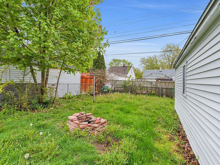 3837 Katherine St — Photo 27