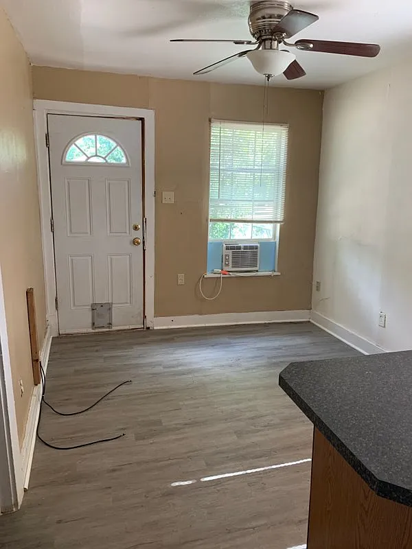 1 bed, 360 sqft, $695 — Photo 3