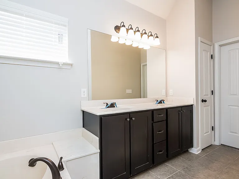 2847 S Cherry Dr — Photo 8