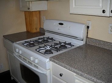 3rd image of 207 East Ave