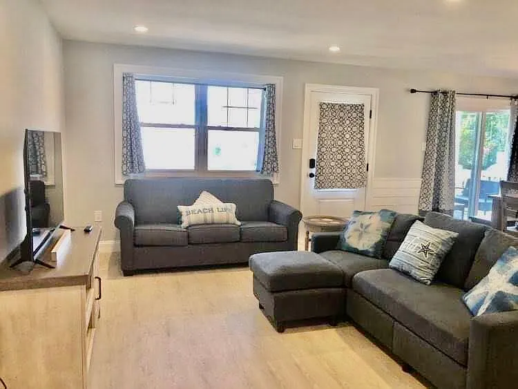 3 bed, 1200 sqft, $2,000 — Photo 2