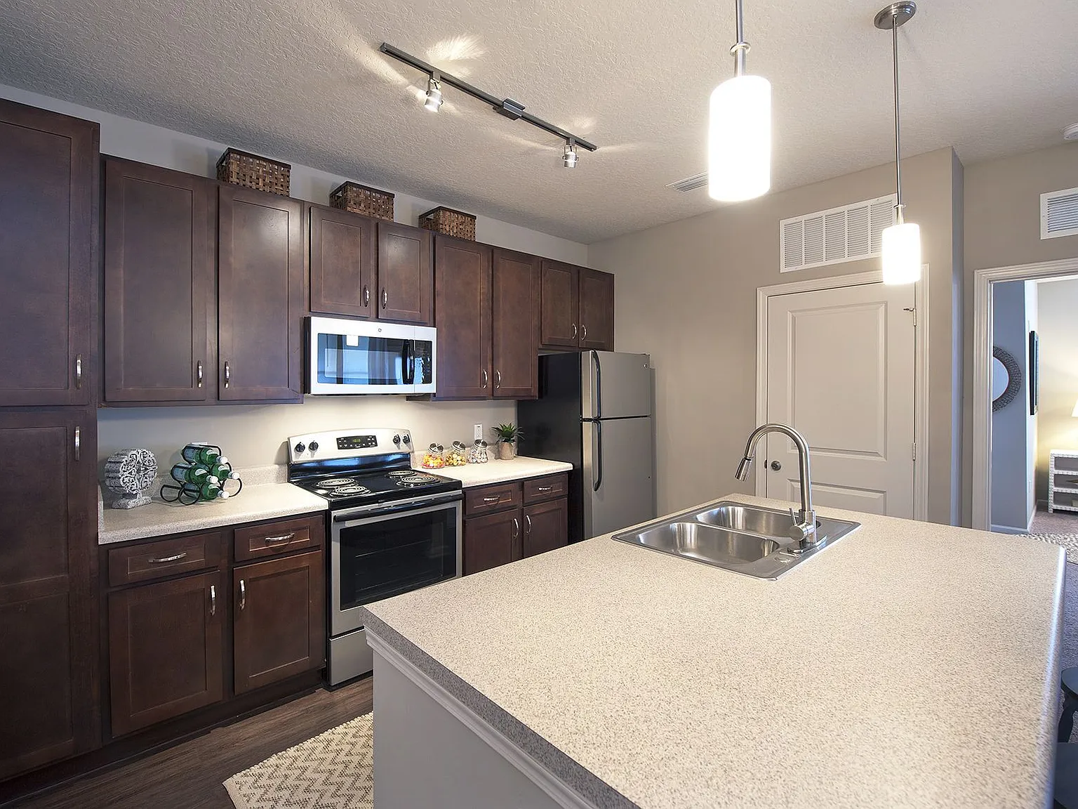 Whitepalm Apartments — Photo 3