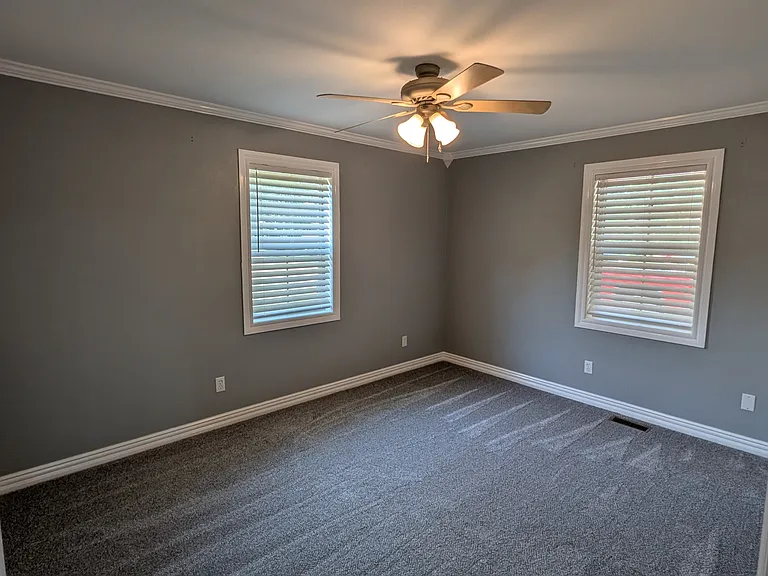 435 Gunther Cir — Photo 10