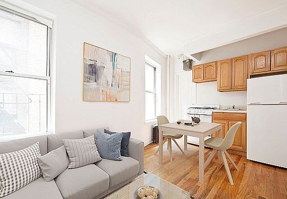 3rd image of 83 Baxter St APT 4C
