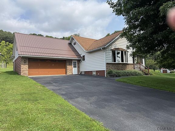 2nd image of 67 Mack Ave