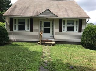 285 East St, Lee, MA 01238