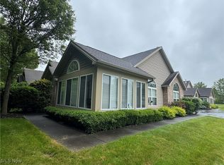 1303 Willow Brook Dr NE, Warren, OH
