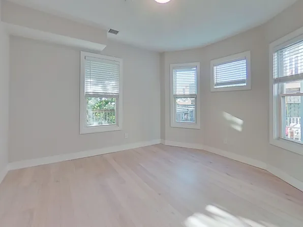 37 Calumet St, Roxbury Crossing, MA