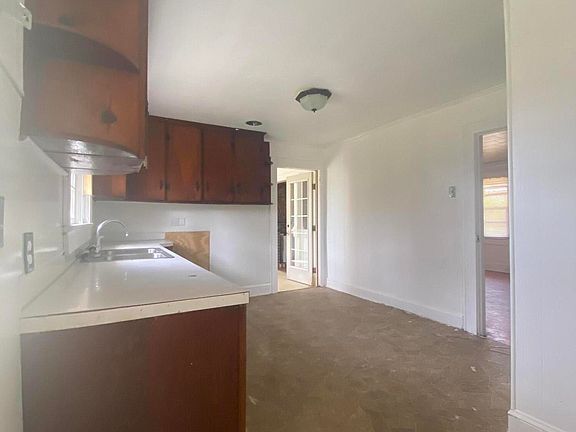 4th image of 413 Saint Francis Road