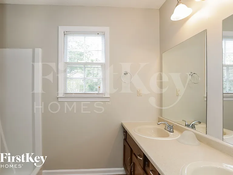 3900 Hadley Farm Dr — Photo 10