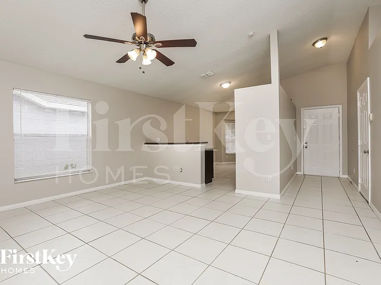 7466 Groveoak Dr — Photo 4