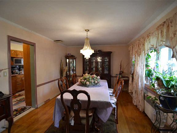 5th image of 282 Bedell Ter