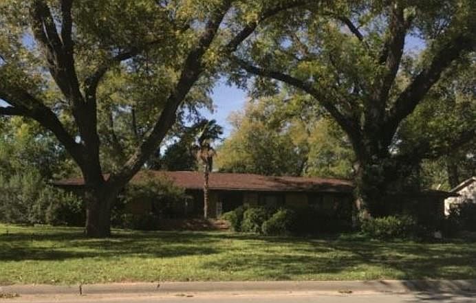 1st image of 1018 S Leggett Dr