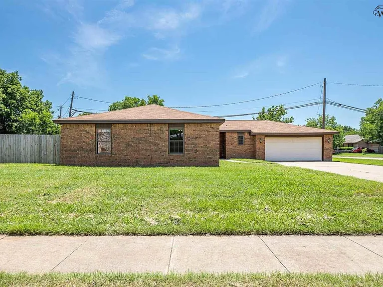 3035 Abbott Ave — Photo 5