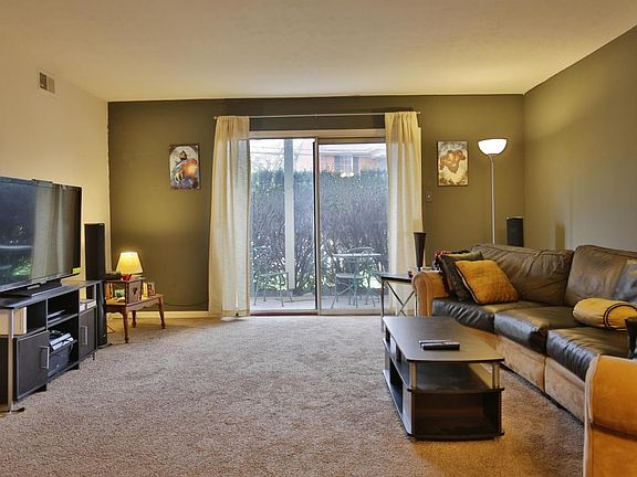 2nd image of 1815 Gardiner Ln APT A4