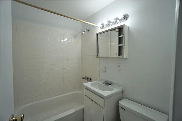 Rented by Best Apartments North Inc | media 23