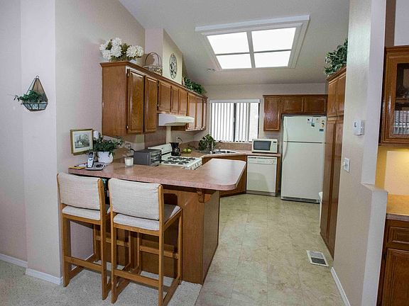 2nd image of 2010 W San Marcos Blvd Unit 41