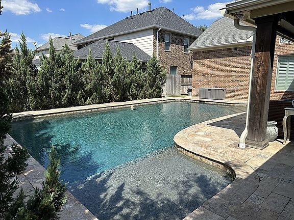 Huge Pebbletech Pool