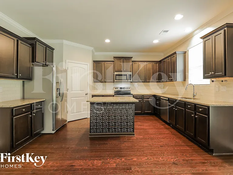 7009 Elm Crest Cir — Photo 8