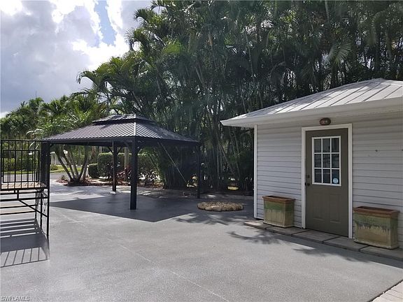 2nd image of 5661 Maplewood Ct