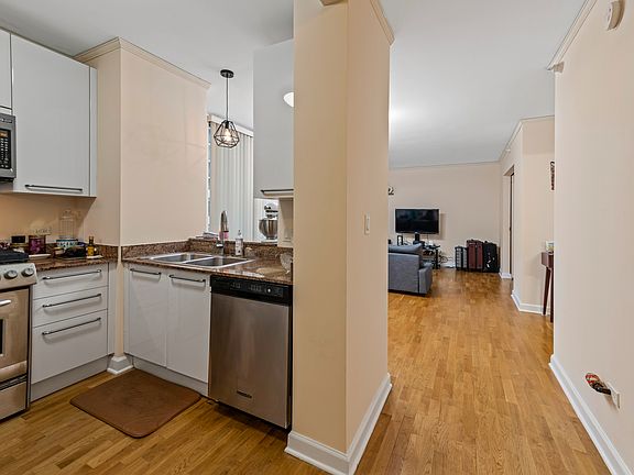 3rd image of 420 E Waterside Dr Unit 904