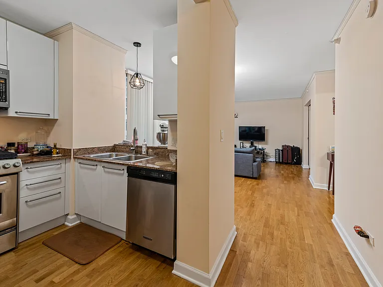 420 E Waterside Dr #904 — Photo 3
