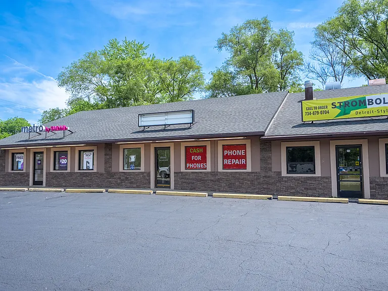 209 S Ford Blvd — Photo 8