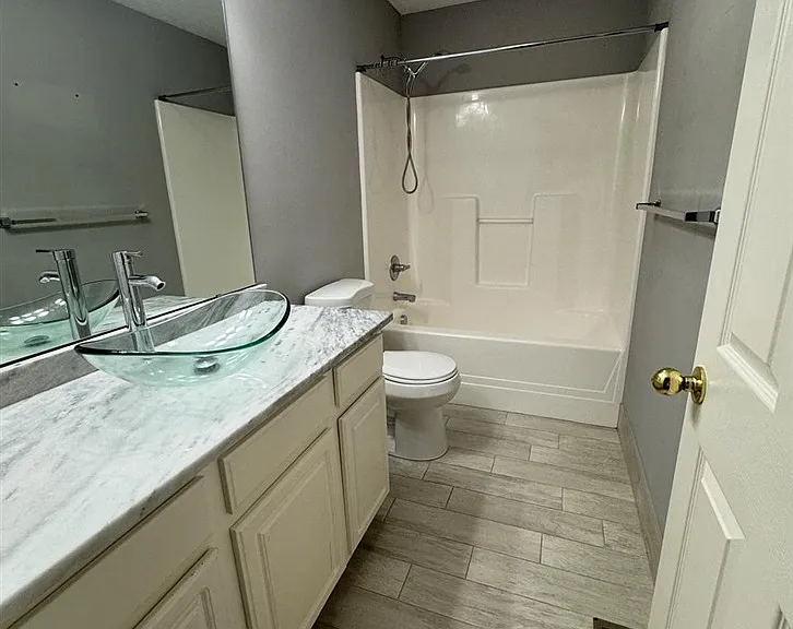 377 Kenlee Cir #1 — Photo 6