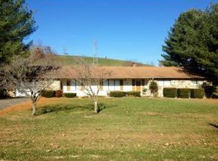 578 Warren Dr, Piney Flats, TN 37686