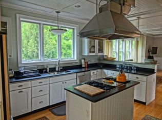 1 Wheatland Ct, Newport, RI 02840