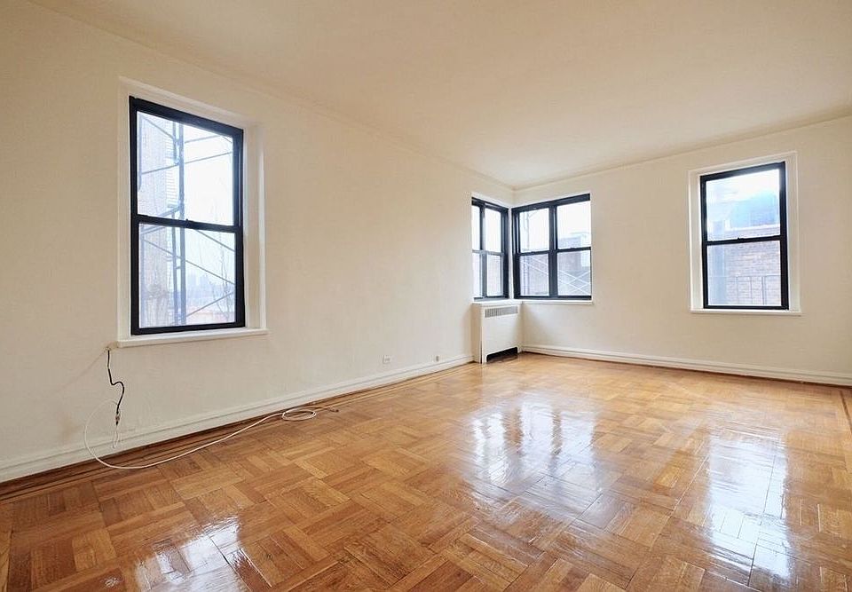 1st image of 30 Park Ter E APT 3G