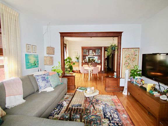 3rd image of 2308 Girard Ave S #4