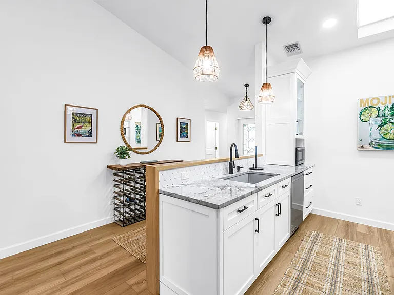 956 San Carlos Ct NE — Photo 12