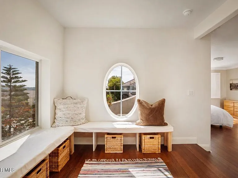 1004 Lambourne Pl — Photo 45