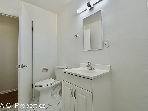 4th image of 4658 Colfax Ave #16851564