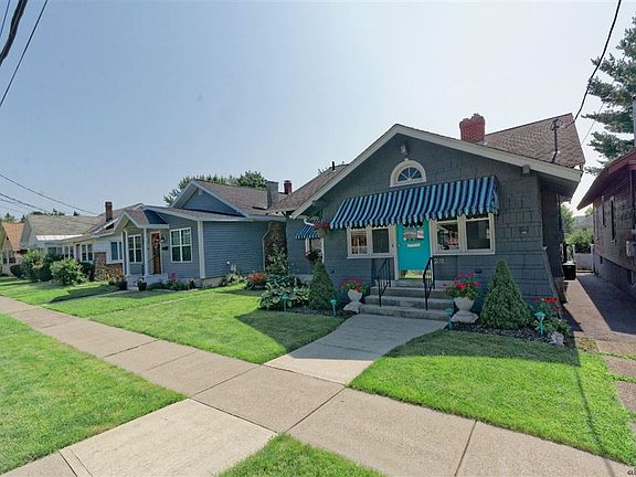 3rd image of 202 8th Ave
