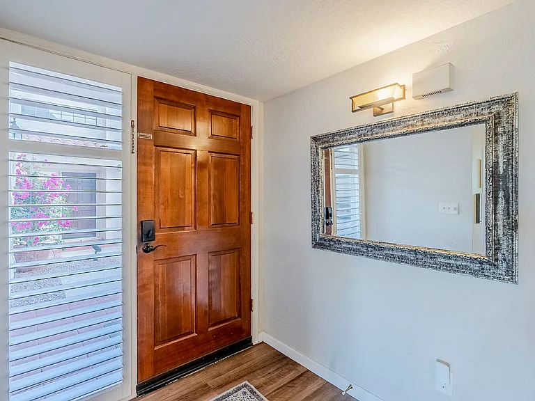 1029-7800 E Lincoln Dr — Photo 4