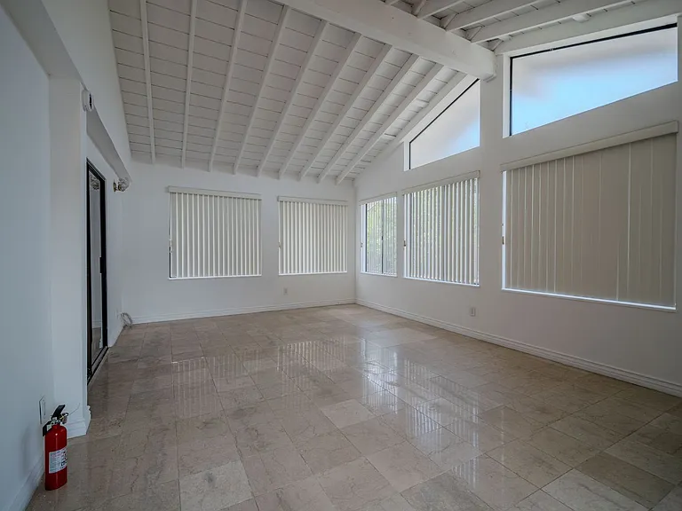 18950 Mount Walton Cir — Photo 12