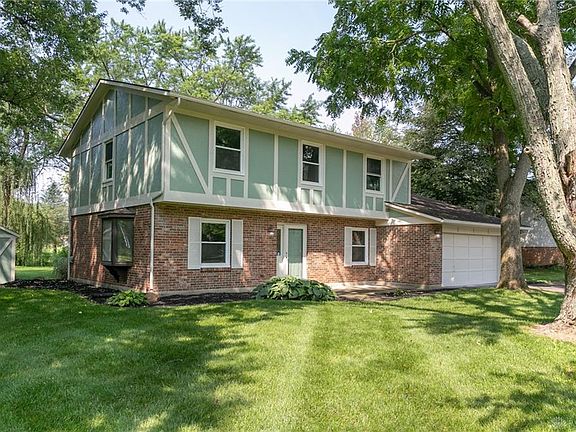 3rd image of 2230 Woodstock Ct
