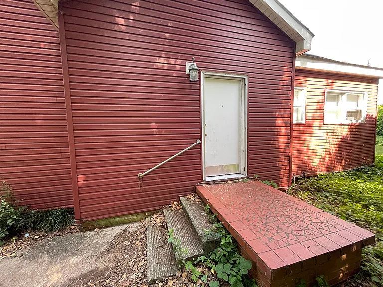 SH074-Lafayette Apartments — Photo 8