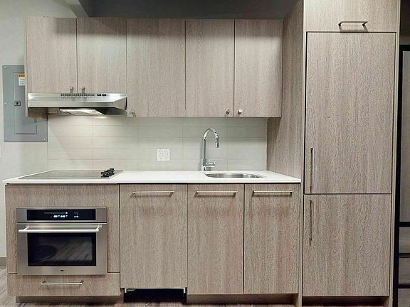 2nd image of 15 E 11th St #B1