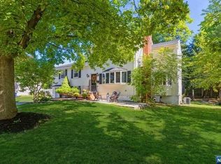 107 Arbor Dr, Ho Ho Kus, NJ 07423