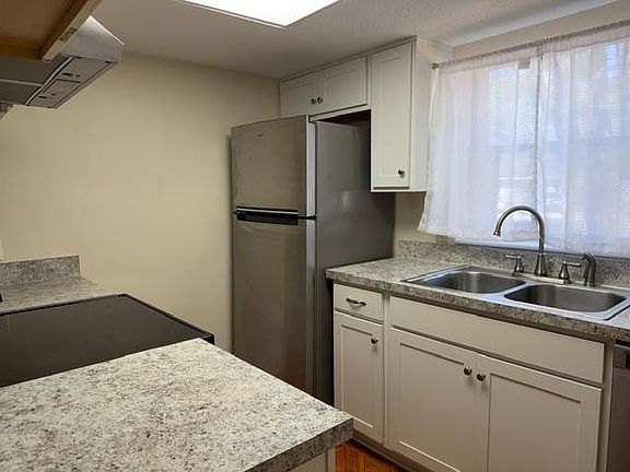 5th image of 5627 Pinebay Cir S
