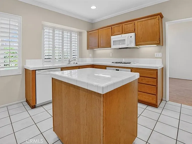 2620 Taylor Ave — Photo 17