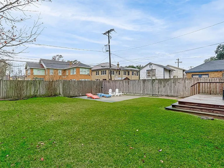 2412 Oakdale St — Photo 36