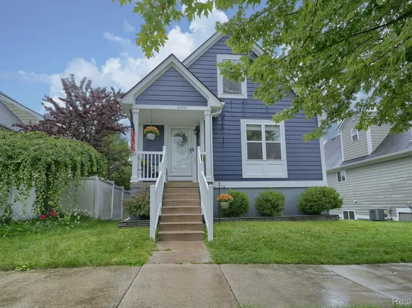 32235 Chatham St, New Haven, MI 48048