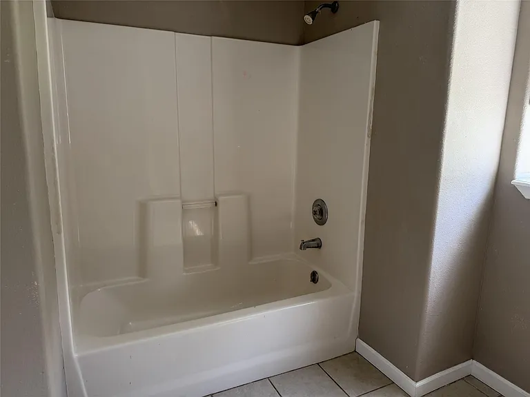 6005 Beech Dr — Photo 17