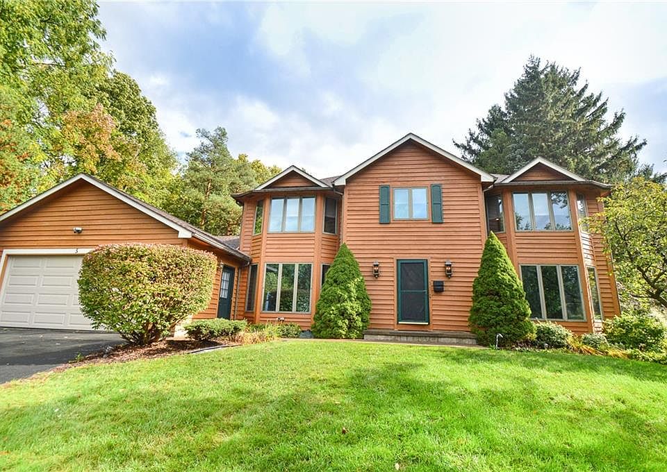 1st image of 5 Melissa Ln